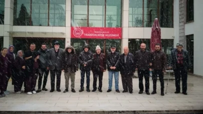 Huzurevi Sakinleri Yılın İlk Karını Coşkuyla Karşıladı