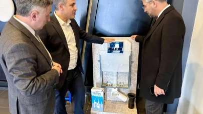 Erzurum'da AK Parti Başkanı Küçükoğlu, plastik fabrikasını ziyaret etti ve istihdamı değerlendirdi