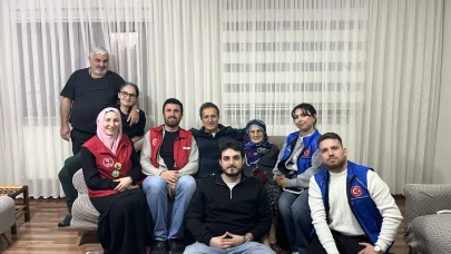 Hopa Gençlik Merkezi'nde 'Bir Zamanlar Gençtim' projesi mücevher gibi anılarla devam ediyor