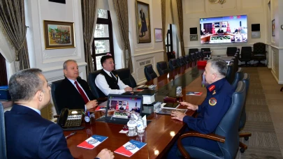 Trabzon'da güvenlik toplantısı: Vali Şahin, asayiş tedbirlerini değerlendirdi