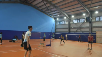 Erzurum'da Yeni Spor Salonu, Badminton ile İlk Faaliyetini Gerçekleştirdi