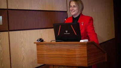 AK Parti Kadın Kolları'ndan Şiddetle Mücadele İçin Farkındalık Programı