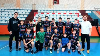 Hentbol Yıldızlar Grup Müsabakaları Hopa'da başladı, takımlar kıyasıya mücadele ediyor