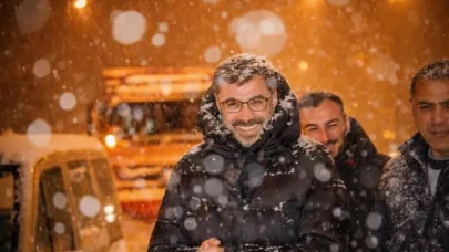 Başkan Tanğlay’dan Gece Mesaisi: Karla Mücadele Çalışmaları İncelendi