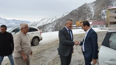 İspir Kaymakamı Poçanoğlu Halk Eğitim Merkezini ziyaret ederek eğitim faaliyetlerini inceledi