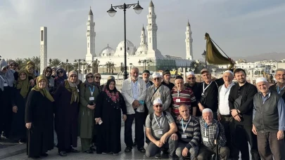Umreciler Medine'de Manevi Yolculukta: Rize'den 28. Tur Umre Programı devam ediyor