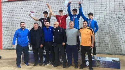 Artvinli güreşçiler Elazığ'da önemli başarılar elde ederek Türkiye finallerine adım attı