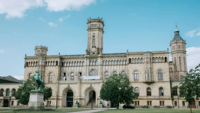 Türk öğrenciler için Almanya’da ücretsiz üniversite ve kariyer kapıları aralanıyor