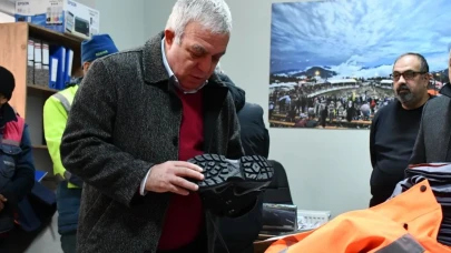 Artvin Belediyesi'nden personeline kış kıyafeti desteğiyle güvenli çalışma ortamı sağlandı