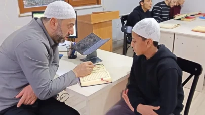 Rize Müftüsü Çakmakçı'dan gençlerle manevi buluşma ve sabah kahvaltısı etkinliği