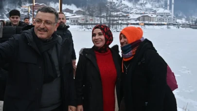 Uzungöl Kış Festivali'nde 6 bin kişi horonla rekordan coşkuya!