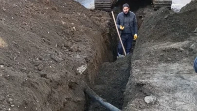 Vakfıkebir'de karla mücadele ve altyapı çalışmaları hız kesmeden sürüyor