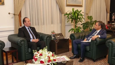 CHP Genel Başkanı Özel’den Milletvekili Akay’a Çifte Görev