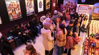 Rize'de Karne Tatilinde Ücretsiz Sinema Etkinlikleri Öğrencileri Buluşturuyor