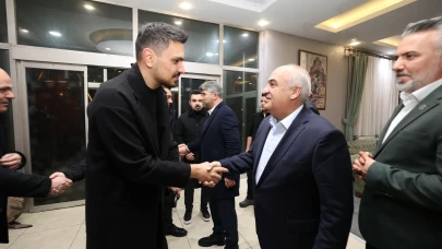 Ilıca Termal Tesisleri'nde Siyaset ve Yerel Yönetim Temsilcileri Buluştu