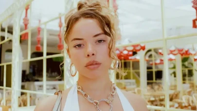 Nilüfer Yanya Kimdir? Robert Pattinson'ın Favori Şarkıcısı