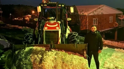 Yomra'da karla mücadele ekipleri, yoğun çalışmalarıyla yaşamı sürdürüyor
