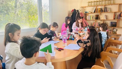 Hopa'da Çocuklar İçin Sanat ve Felsefe Atölyeleri Devam Ediyor
