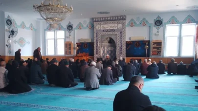 Oltu'da Tefsir Dersleri Devam Ediyor: Her Çarşamba Merkez Camii'nde