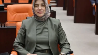 Özlem Zengin’den Dikkat Çeken Emekli Maaşı Çıkışı: “Evet, Yeterli Değil”