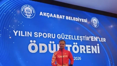 Emrah Öztürk, Yılın Sporu Güzelleştiren Özel Sporcusu ödülünü kazandı