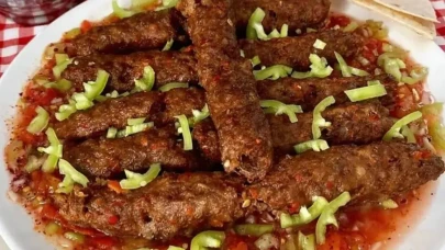 Altı Ezmeli Kilis Kebabı Tarifi! Tadına doyum olmayan altı ezmeli kilis kebabı nasıl yapılır?