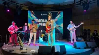 Bursa’da Evrencan Gündüz, Caz Tutkunlarını Büyüleyen Bir ‘Caz Pazarı’ Etkinliği Düzenliyor!