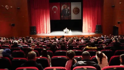 Kukla Gösterileri ve Tiyatro Oyunları ile Çocuklar Hem Eğlenip Hem Bilgi Sahibi Oldu!