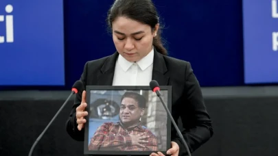 Doğu Türkistan’ın Mandelası İlham Tohti Kimdir?