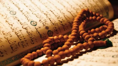 Recep ayının 15. günü namazı nasıl kılınır? Recep ayının 15.gecesi kılınacak namazlar (14 rekatlık namaz) ve okunacak dualar!