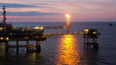 Venezuela petrol satışından 300 milyon dolar kazandı