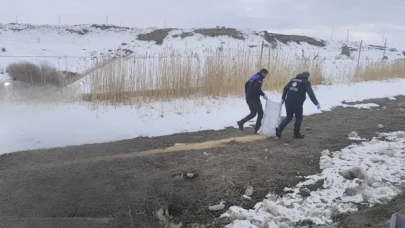 Van Büyükşehir Belediyesi’nden yaban hayatına yem desteği