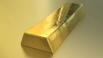 Altın fiyatları düşük işlem hacimleriyle 4.978 dolara geriledi