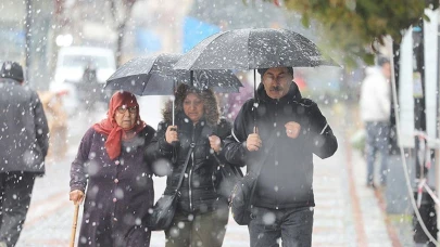 Meteoroloji'den 53 il için sarı kodlu uyarı: Sağanak, kar yağışı ve fırtına bekleniyor