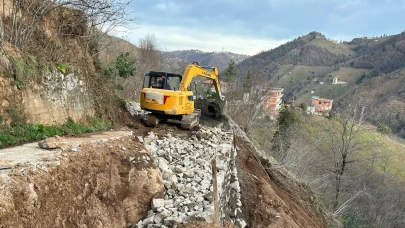Arsin’de Fen İşleri Ekipleri Çalışmalarını Sürdürüyor