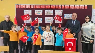 Minik Yürekler Bayrak Sevgisinde Buluştu