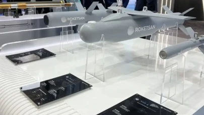 ROKETSAN, Riyad'da EREN mühimmatını tanıttı: 100 km menzil, 2026'da seri üretim hedefi!