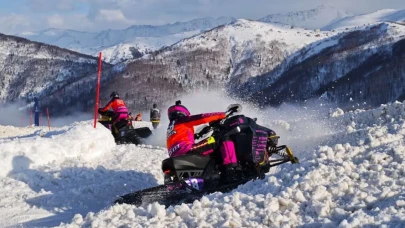 Handüzü’nde sis, kar, motor sesi : SNX finali Rize’de nefes kesti