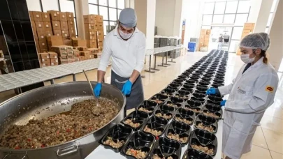 İzmir'de Ramazan Ayı'na Özel 30 İlçede İftar Etkinlikleri Düzenleniyor