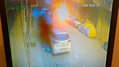 Gaziosmanpaşa'da saatli bomba atan 4 şüpheli gözaltına alındı, patlama anı kameralarda!