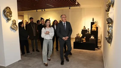 Nisan Talaz’ın Varınca Ara adlı sergisi, Sanat Sokağı’nda kapılarını sanatseverlere açtı!