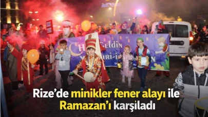 Rize'de minikler fener alayı ile Ramazan'ı karşıladı