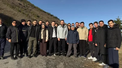 Başkan Büyükkılıç, Ali Dağı'nda Gençlerle Birlikte Doğa Yürüyüşü Gerçekleştirdi!