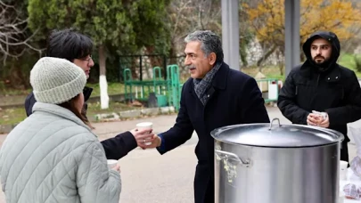 Gemlik'te Besleyici Sıcak Çorba İkramı Başladı!