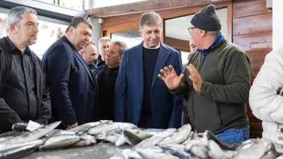 İzmir'de Küçük Balıkçılara Tekne Bakım Desteği Sağlanıyor!