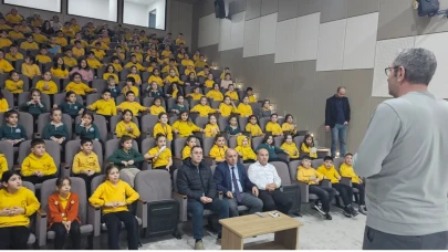 Kemalpaşa’da Tiyatro Gösterisiyle Değerler Eğitimi Desteklendi