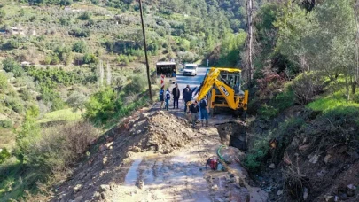 Gazipaşa'da Yağışların Ardından Yol Yenileme ve Altyapı Çalışmaları Devam Ediyor