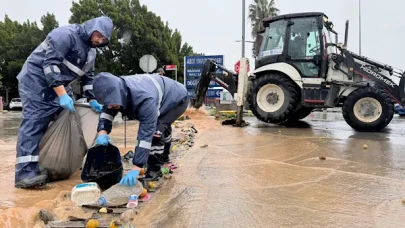 Antalya’da yağış ve rüzgara karşı saha çalışması yürütüldü