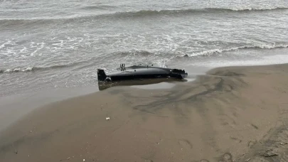 Ünye'de kıyıda parçalanmış İHA bulundu, güvenlik birimleri soruşturma başlattı