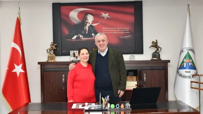 Artvin Belediyesi'nde 47 yıl hizmet veren Cihangül Yıldırım emekli oldu